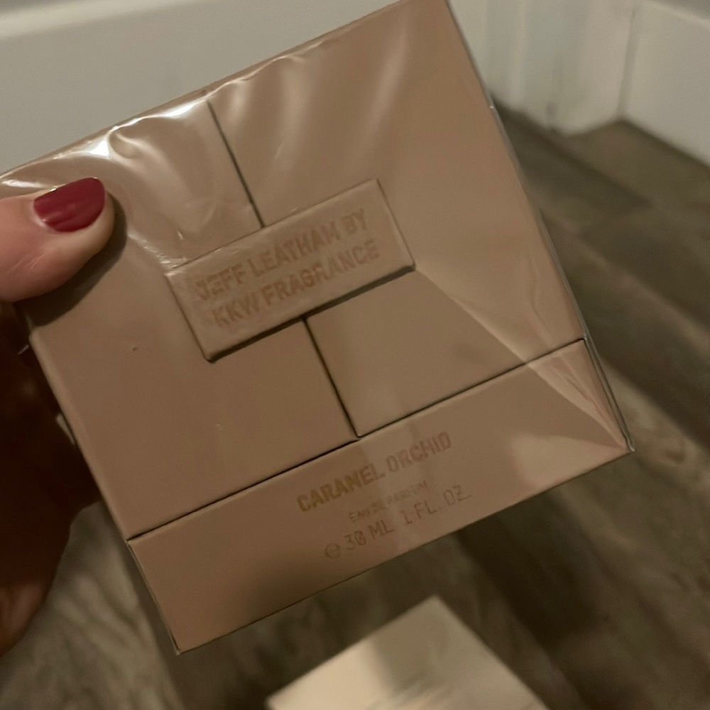 NWT  KKW X CARAMEL ORCHID